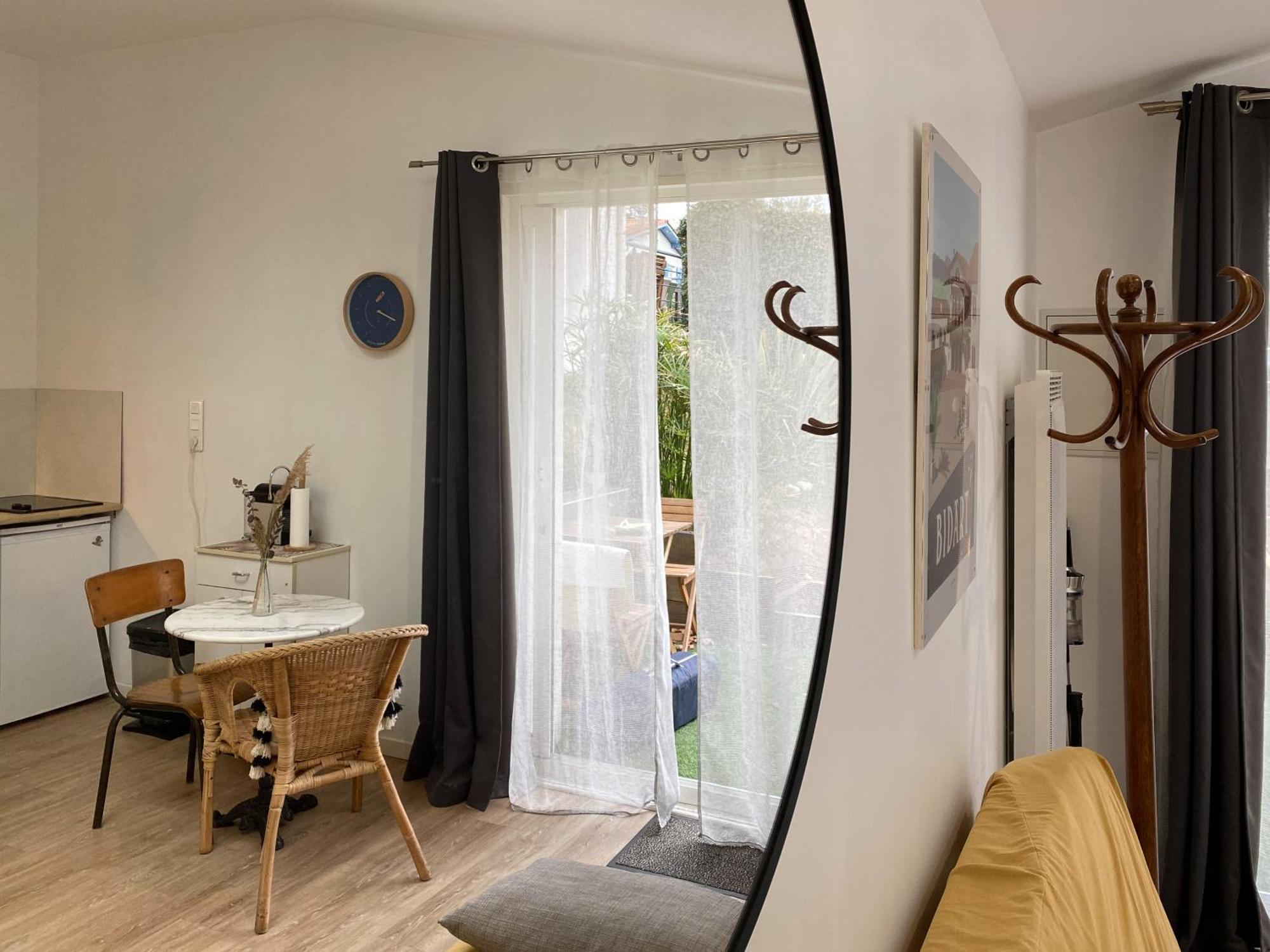 Ilbarritz, T2 Proche Plage/parking/terrasse *